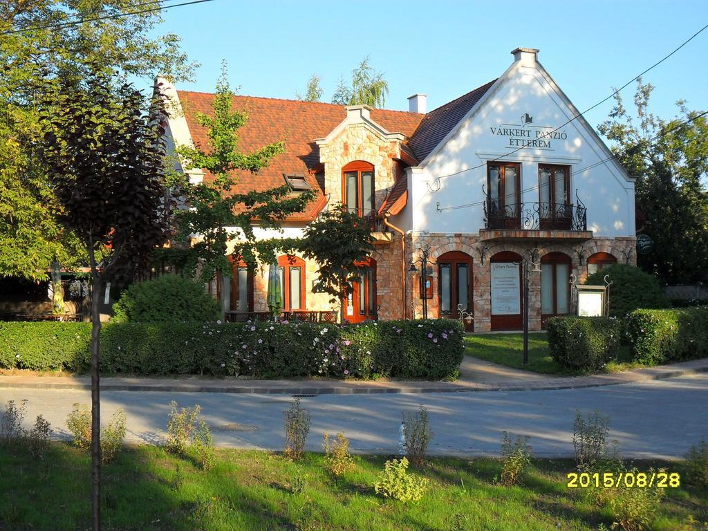 Varkert Panzio Мишкольц Экстерьер фото